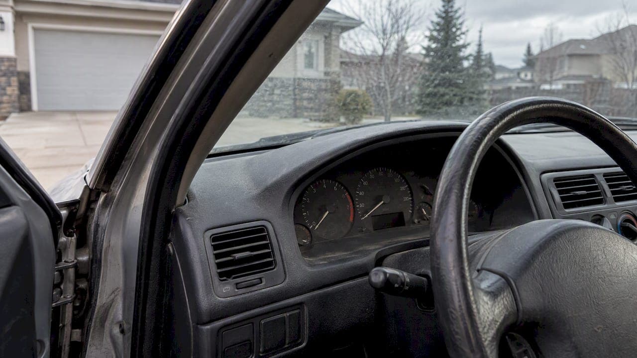 Broken Odometer in Alberta? Disclose It, Then Get Paid Fast
